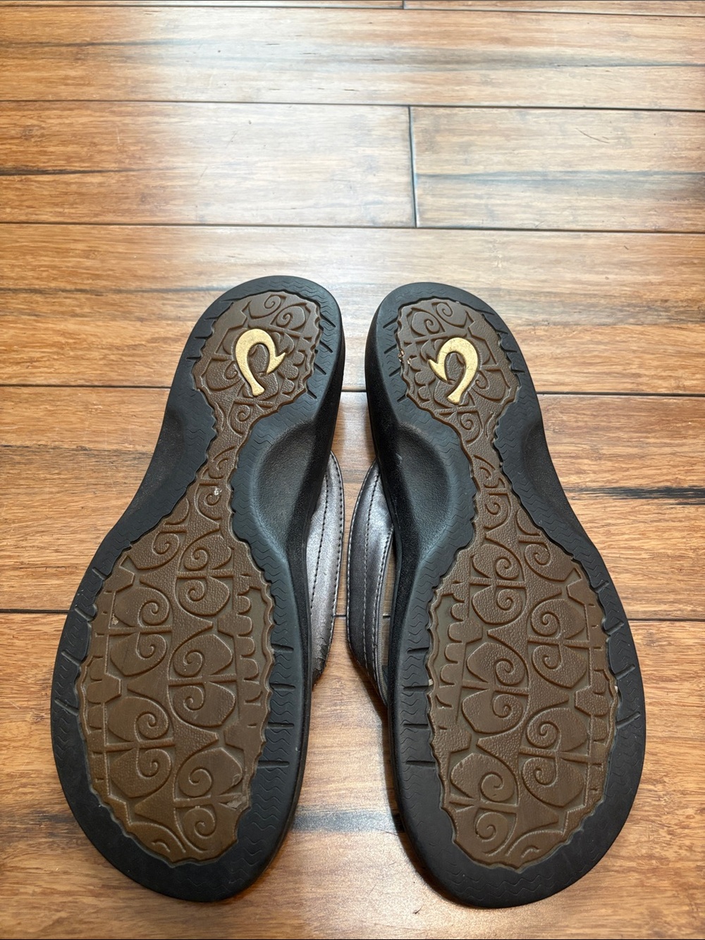 Olukai Ohana Women’s Size 10 Flip Flops Sandals Gray Black Thong Summer - Picture 11 of 12